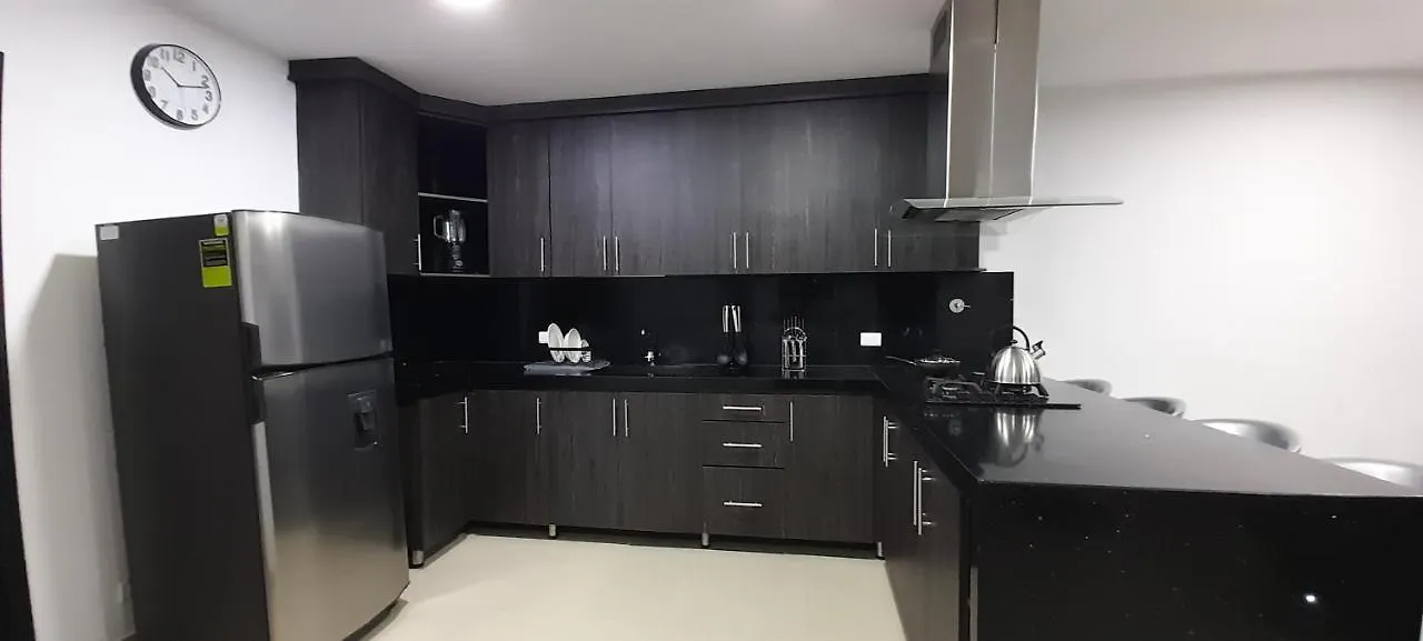 メデジンHabitacion 303 Con Bano Privado Cerca A Laurelesアパートメント 0*, メデジン コロンビア