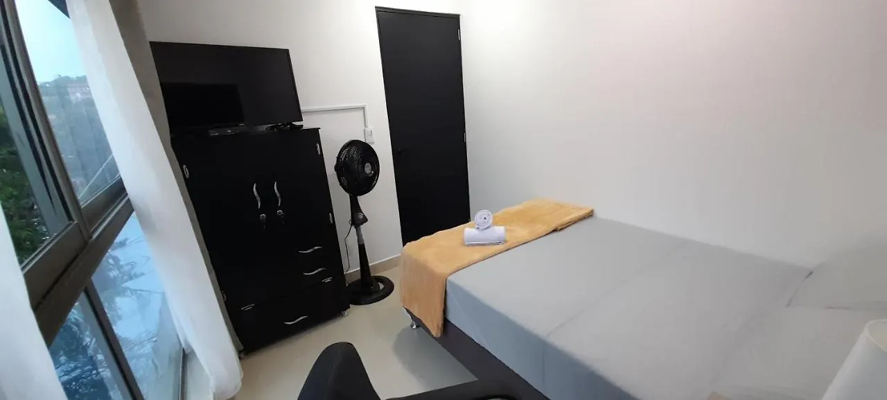 Habitacion 303 Con Bano Privado Cerca A Laureles Apartment Medellin Homestay